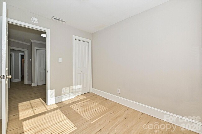 Building Photo - 3108 Rush Ave