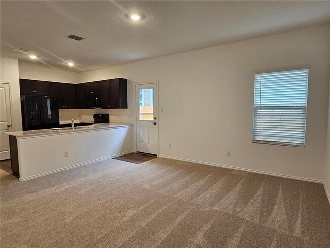 Building Photo - 128 Dollars Dr
