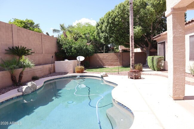 Building Photo - 3820 S Barberry Pl