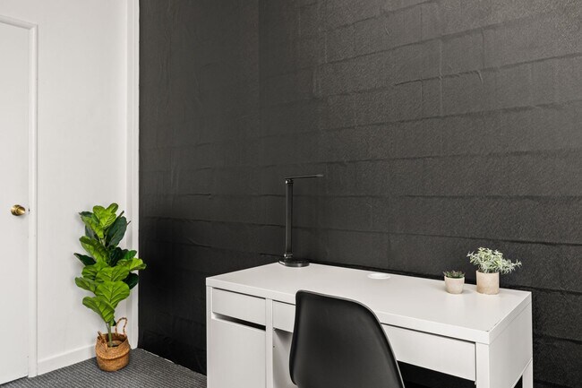 Building Photo - 832 Hilgard Ave