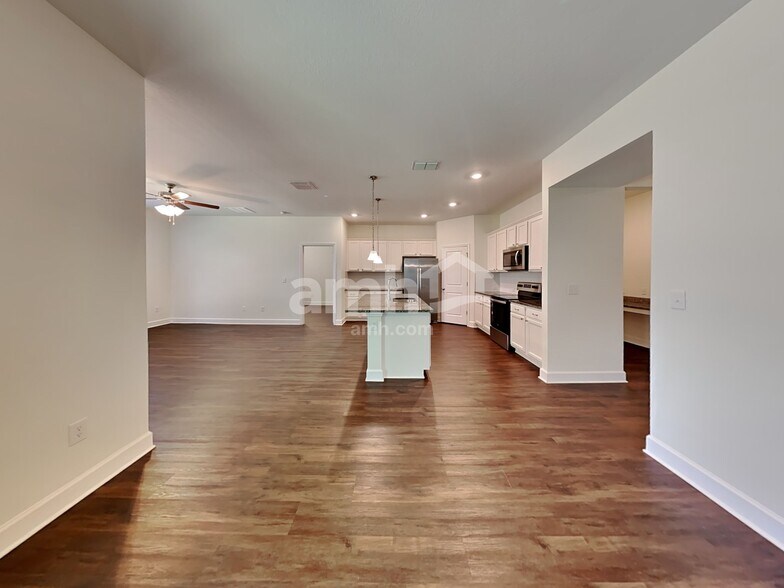 Building Photo - 3783 Lake Bluff Loop