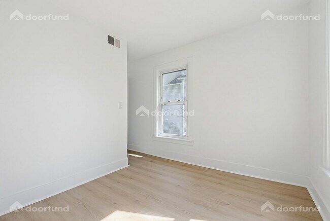 Building Photo - 17 Wachusett St