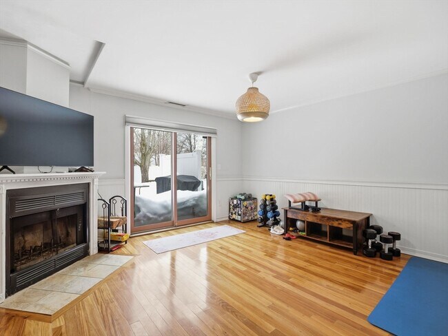 Building Photo - 25 Stock St