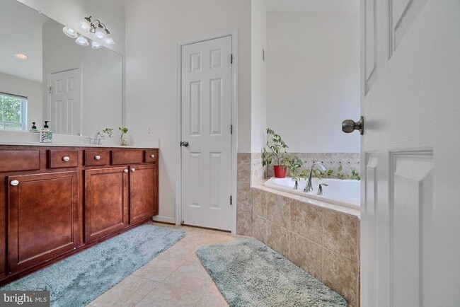 Building Photo - 7863 River Rock Way