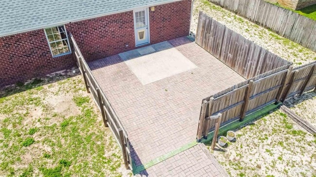 Building Photo - 2104 Frontera St