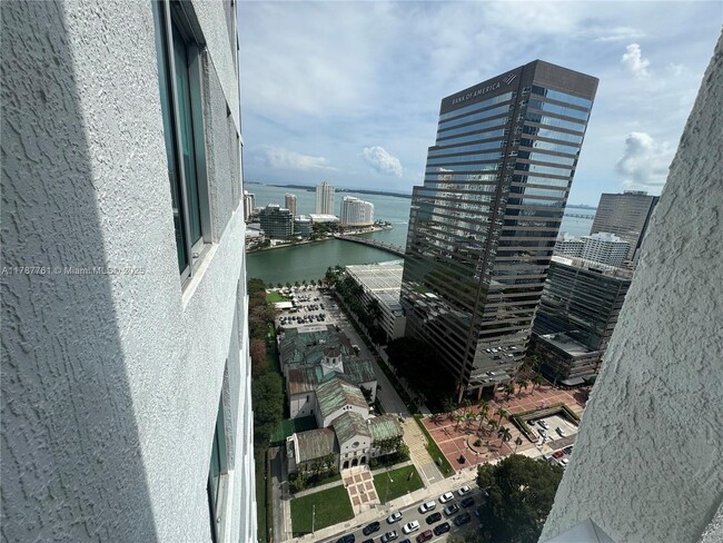Building Photo - 500 Brickell Ave