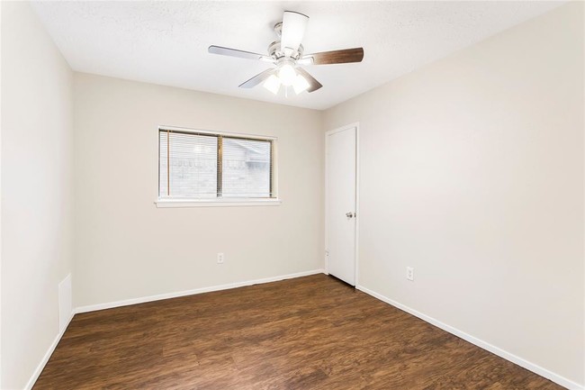 Building Photo - 2323 Grindstone Ln
