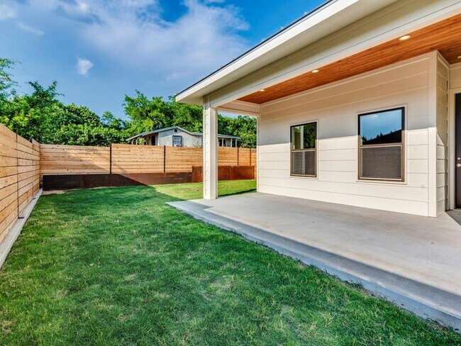 Building Photo - 6412 Carson Rdg