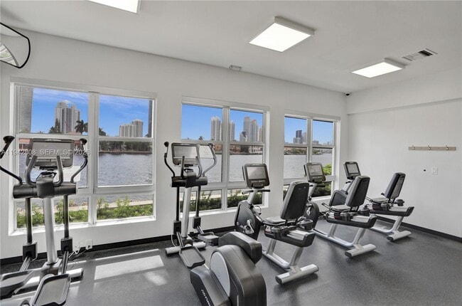 Building Photo - 19101 NE 36th Pl