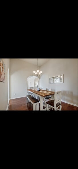 Building Photo - 2584 N Shadow Crest Dr