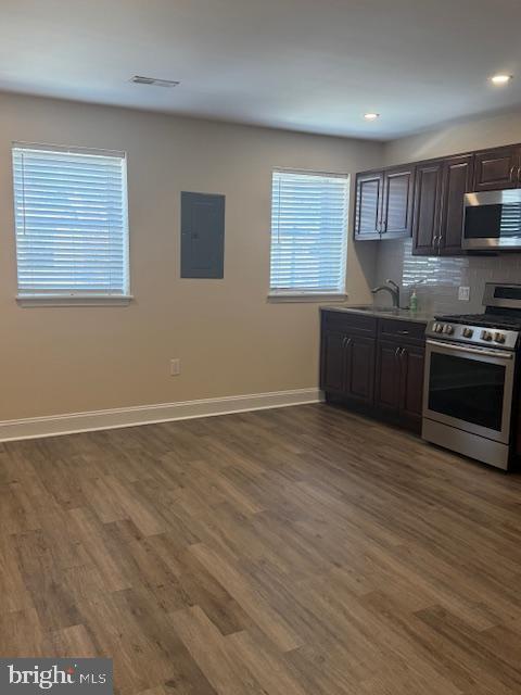 Building Photo - 3000 S 15th St