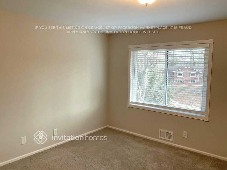 Building Photo - 2331 Heather Ct