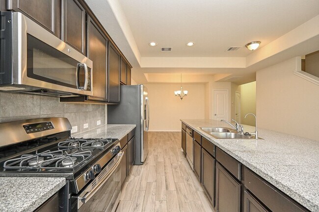 Building Photo - 8231 Hawthorn Vly Ln