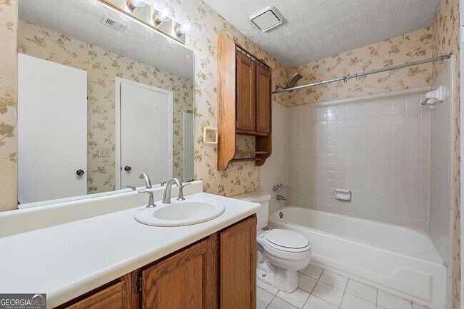Building Photo - 1306 McClelen Way