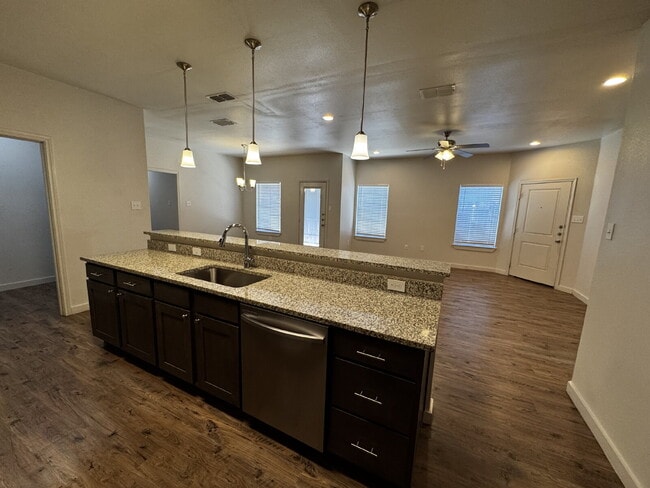 Building Photo - Beautiful Townhome Located in Veridian East of Cooper Elementary!