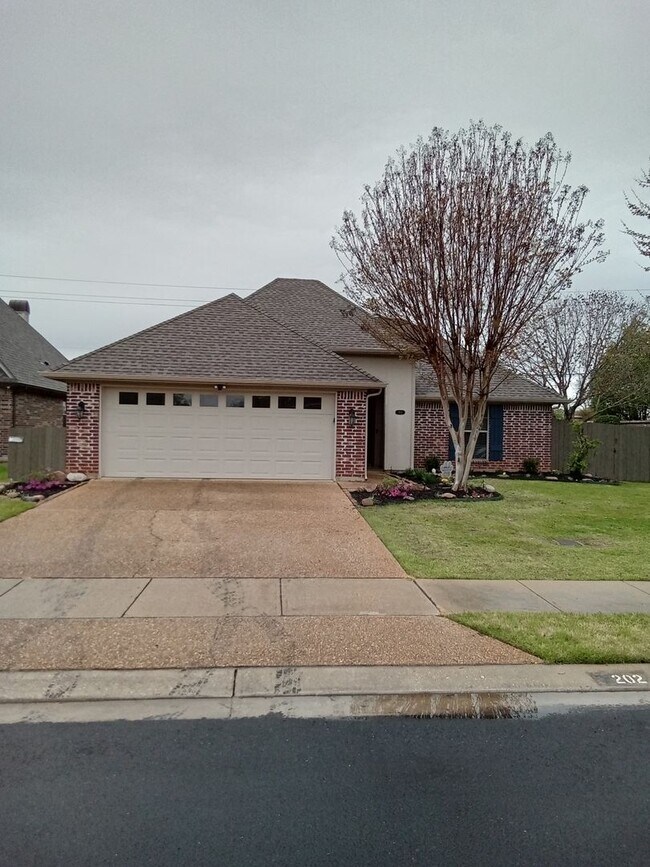 The Colony**** 202 Gloucester Dr Bossier City LA 71111 Apartment Finder