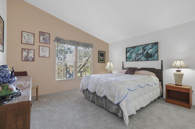 Building Photo - 60781 Painted Hills Rd