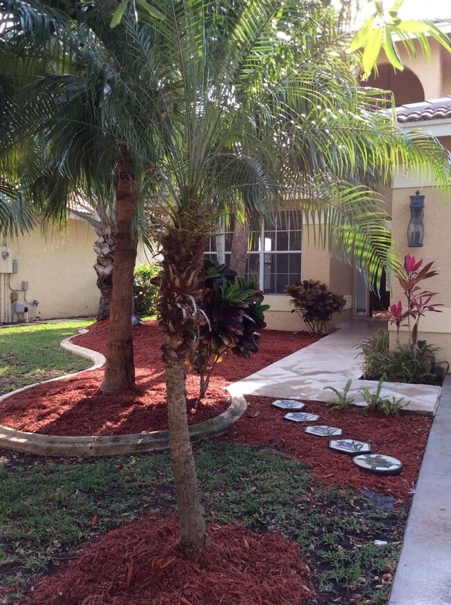 Primary Photo - 1200 NW 185th Ter