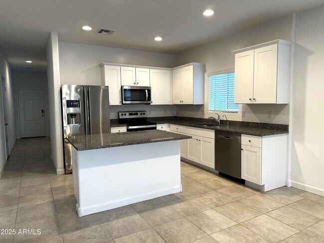 Building Photo - 3241 W Shanley Ave