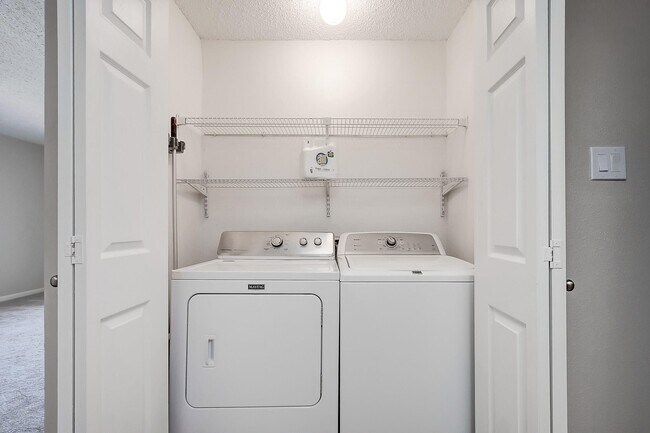 Building Photo - 10110 Forum W Dr