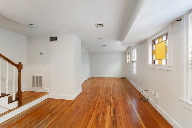 Building Photo - 71 Benefit St