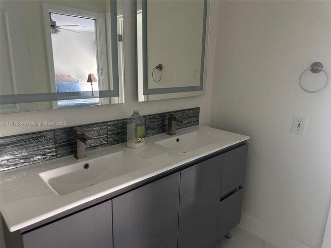 Building Photo - 13461 SW 98th Pl