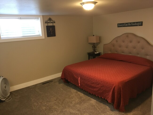 Building Photo - Fresh & Updated Provo Basement