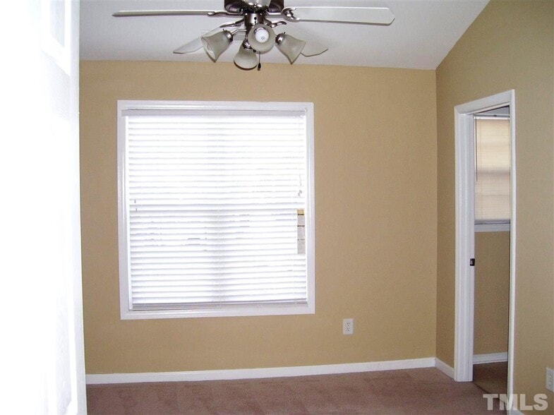 Building Photo - 912 Savin Landing
