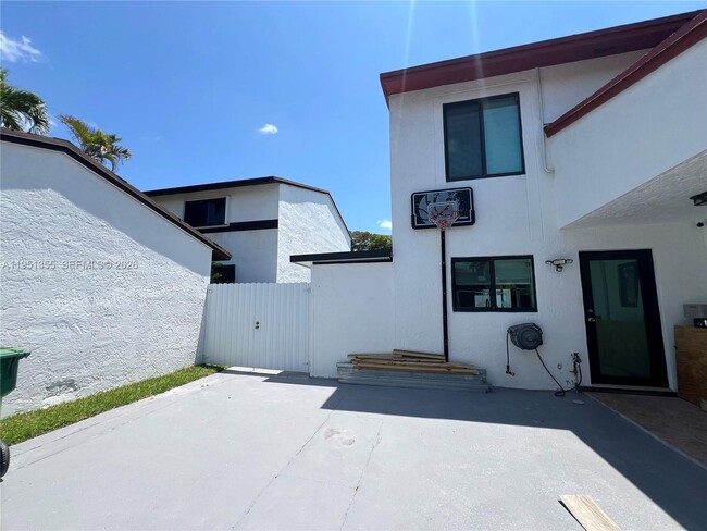 Building Photo - 14720 SW 107th Terrace