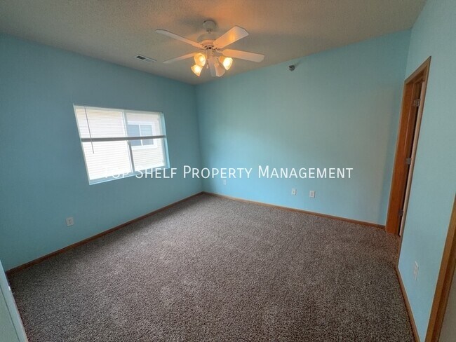 Building Photo - 1207 NE 5th Ln