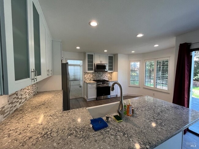 Building Photo - 7216 Roxanne Ln