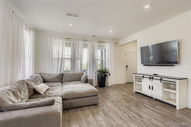 Building Photo - 625 Aspen Ave