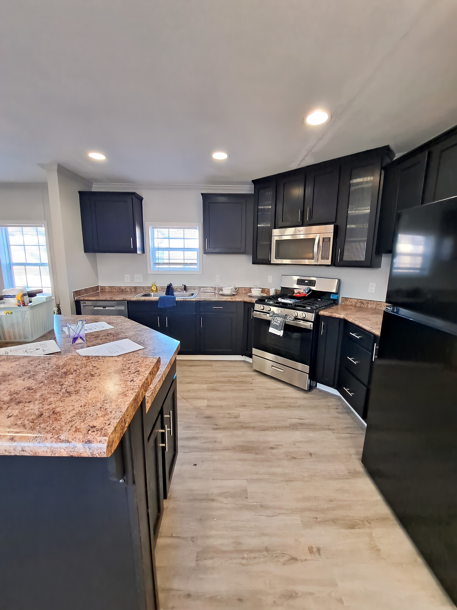 Building Photo - 85 Deerwood Park