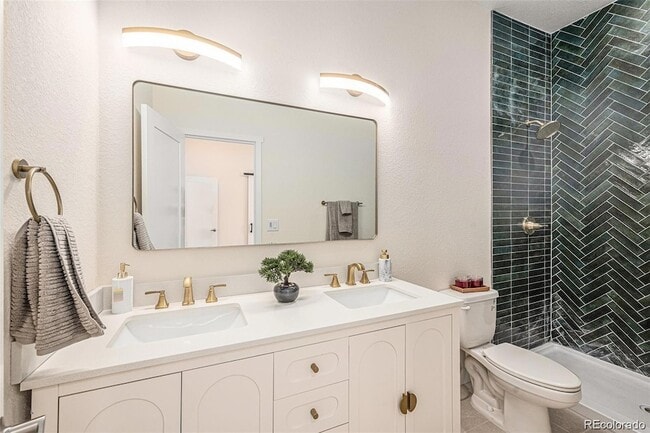 Building Photo - 2328 N Race St