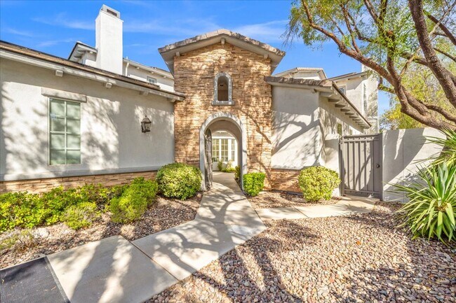 Building Photo - Stunning 5-Bedroom Home on the 12th Hole of Arroyo Golf Course in Red Rock Country Club
