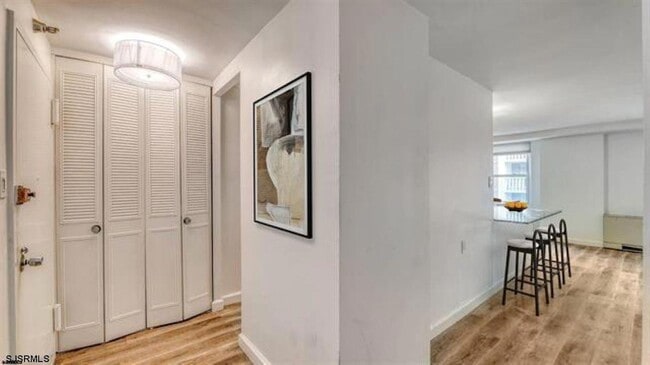Building Photo - 101 S Plaza Pl