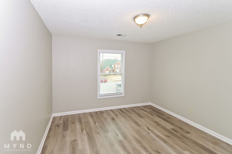 Building Photo - 8819 Lindstrom Cove