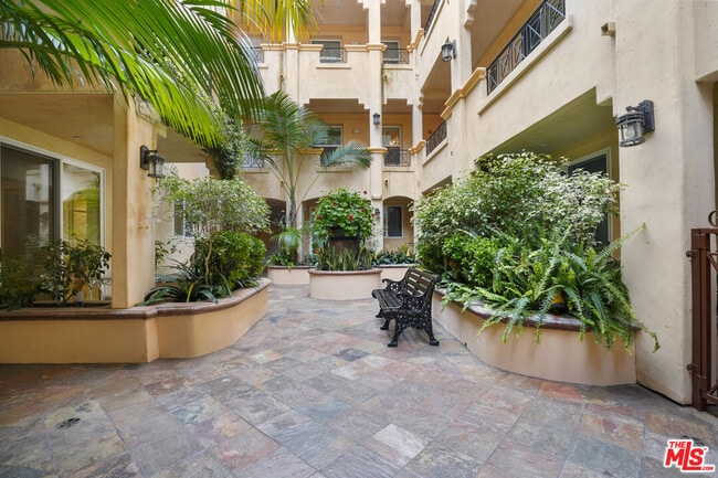 Building Photo - 16123 Sunset Blvd