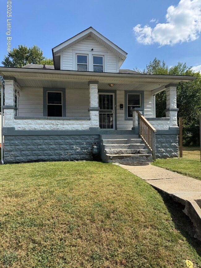 Primary Photo - 111 N 43rd St