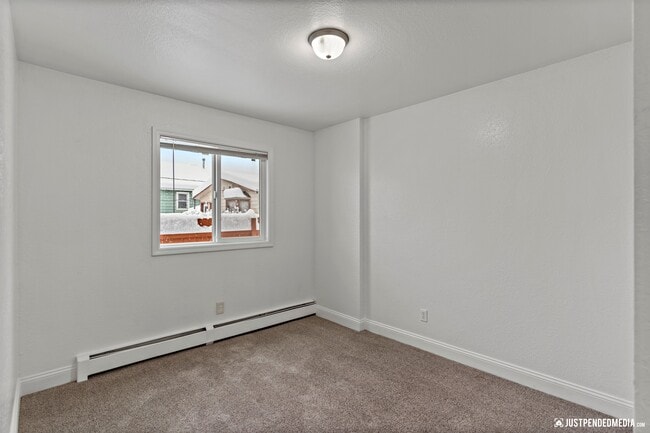Building Photo - 1125 Nelchina St