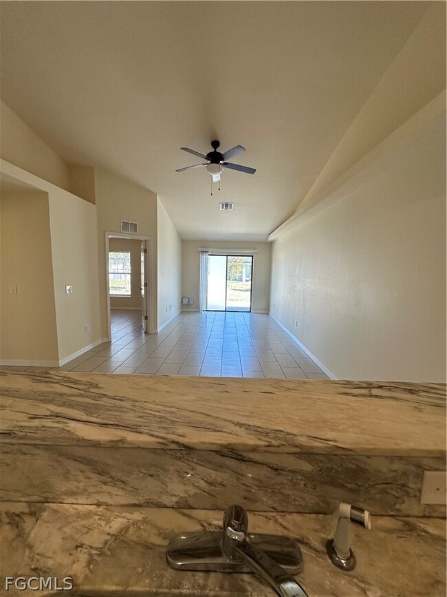 Building Photo - 4521 SW 9th Ave