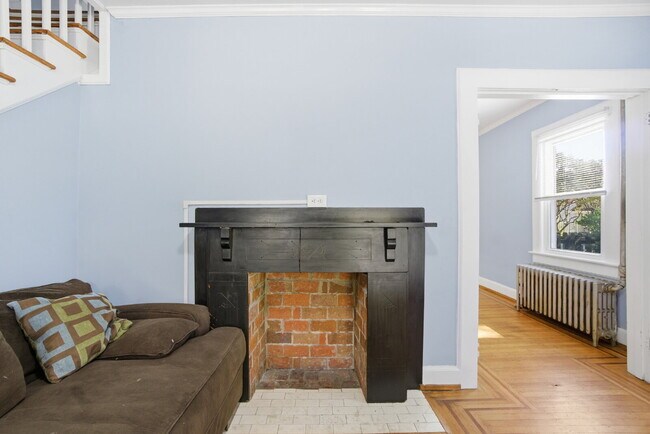 Building Photo - 4BR / 2BA House Near ODU