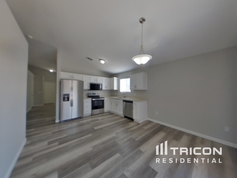 Building Photo - 12723 W Jenero Dr