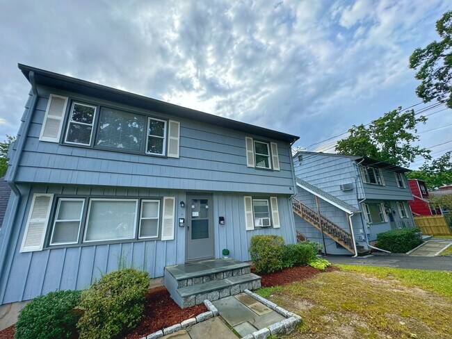 Building Photo - 37 Ferris Ave
