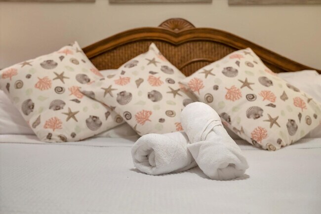 Building Photo - 6406 Gulf Dr