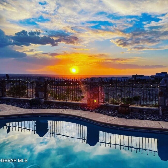 Building Photo - 7381 Black Mesa Dr