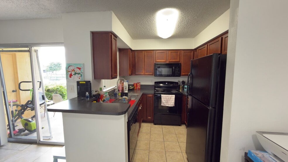 Building Photo - 7610 Westwood Dr