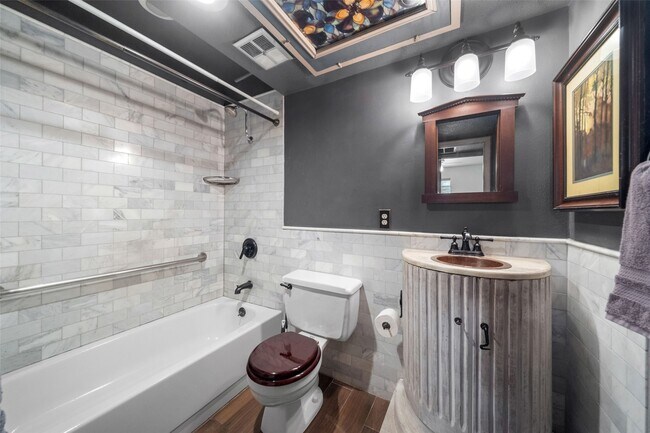 Building Photo - 1880 White Oak Dr