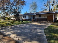 Building Photo - 3522 S Toledo Ave