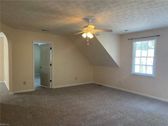 Building Photo - 403 Coach Hovis Dr